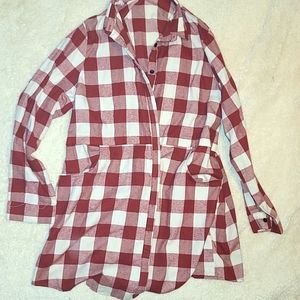 Size 2xl plus maroon and white plaid shirt with pockets extra long